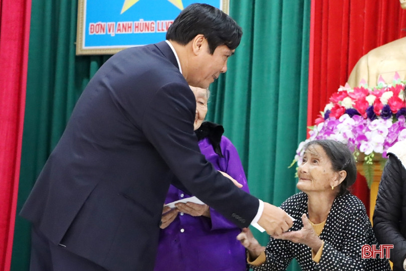 VCB Việt Nam, Hội đồng hương tại Hà Nội trao hơn 1,2 tỷ đồng cho người dân Cẩm Xuyên