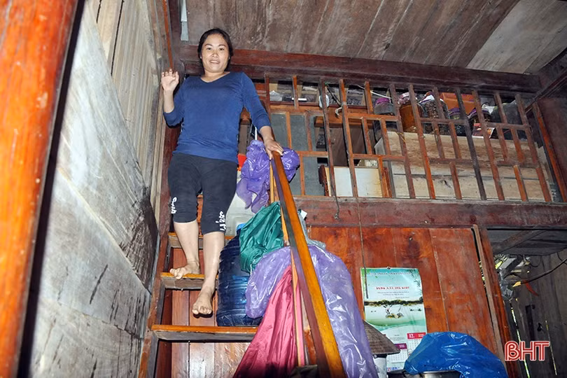 “Mục sở thị” cảnh sống chung với lũ của người dân miền núi Hà Tĩnh