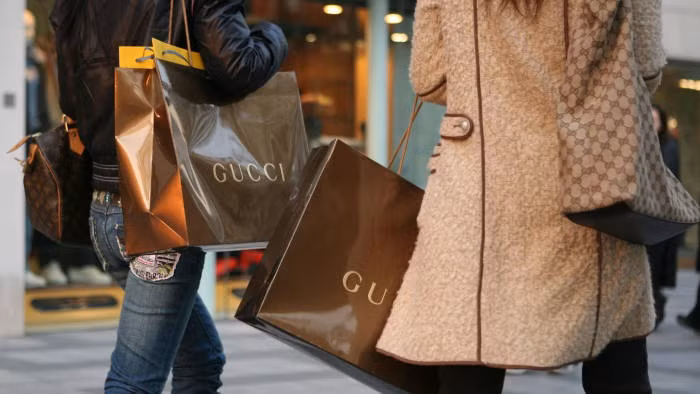 Nhà giàu Mỹ và Trung Quốc tiêu tiền vào đâu