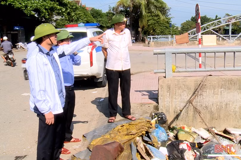 Bí thư Tỉnh ủy kiểm tra công tác khắc phục hậu quả mưa lũ tại TP Hà Tĩnh