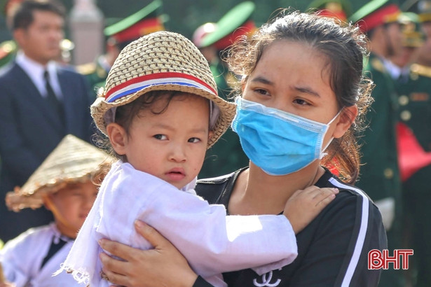 Xúc động lễ an táng 2 liệt sỹ quê Thạch Hà hy sinh tại Quảng Trị