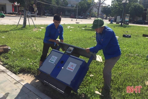 Nhiều tình cảm hỗ trợ đến với người dân vùng lũ