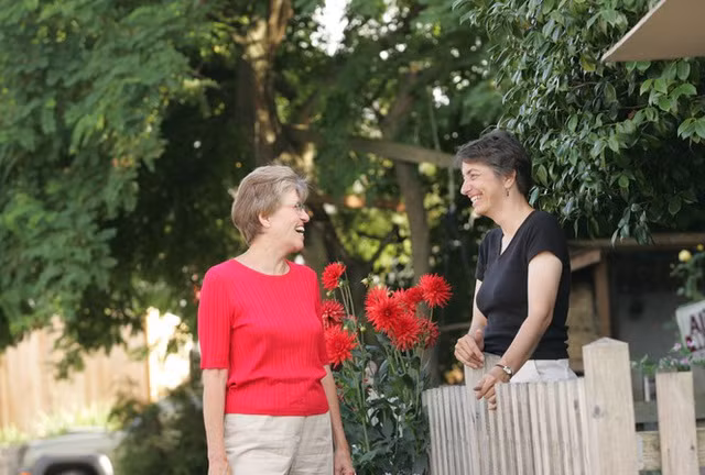 Facebook thử nghiệm mạng xã hội mini cho những người “bán anh em xa...”