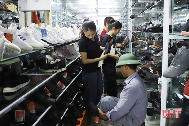 Nhiều dịch vụ miễn phí hỗ trợ người dân Hà Tĩnh sau lũ