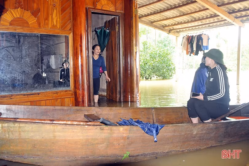 “Mục sở thị” cảnh sống chung với lũ của người dân miền núi Hà Tĩnh