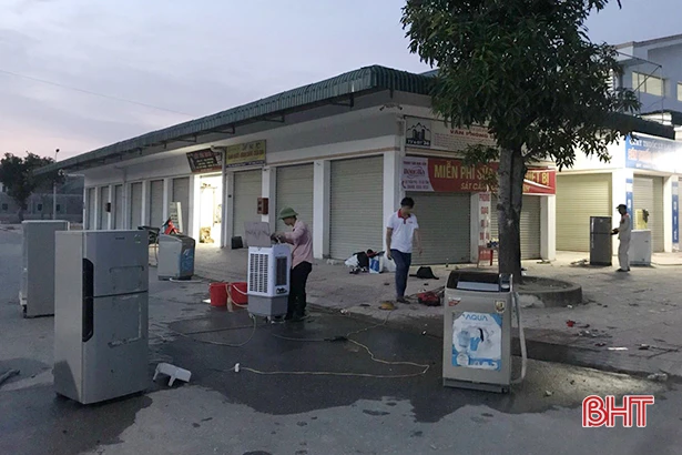 Nhiều dịch vụ miễn phí hỗ trợ người dân Hà Tĩnh sau lũ