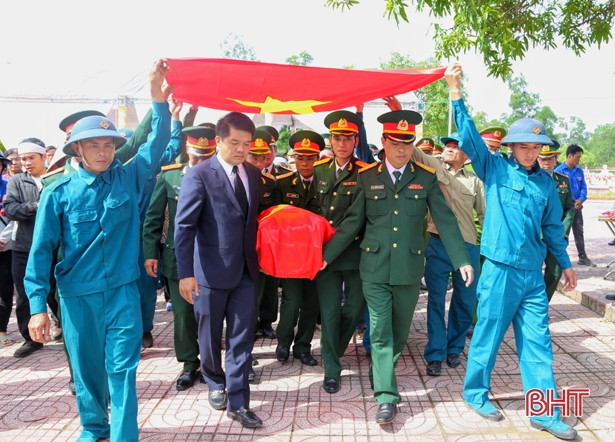 Xúc động lễ an táng 2 liệt sỹ quê Thạch Hà hy sinh tại Quảng Trị
