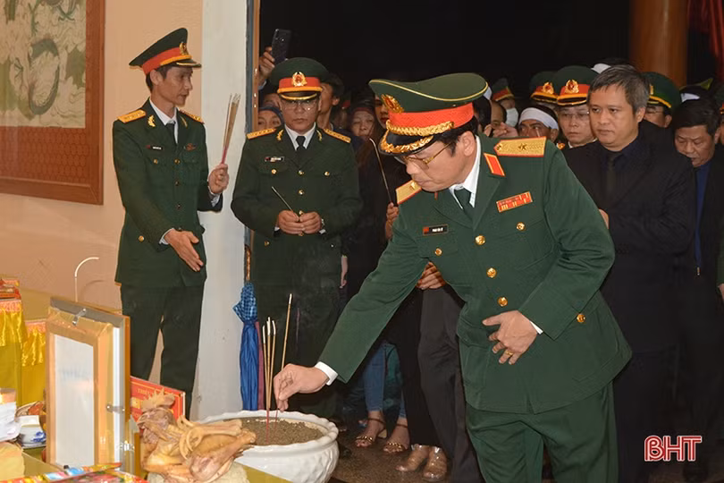 Lãnh đạo tỉnh Hà Tĩnh dâng hương tưởng nhớ các liệt sỹ hy sinh ở Rào Trăng 3