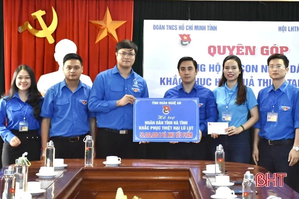 Nhiều tình cảm hỗ trợ đến với người dân vùng lũ