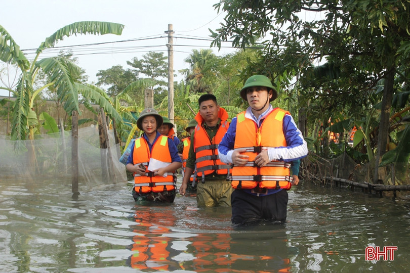 Tuổi Trẻ Hà Tĩnh hỗ trợ người dân vùng lũ 300 triệu đồng
