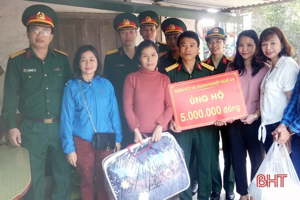 Thêm nhiều phần quà ý nghĩa hướng về người dân vùng lũ Hà Tĩnh