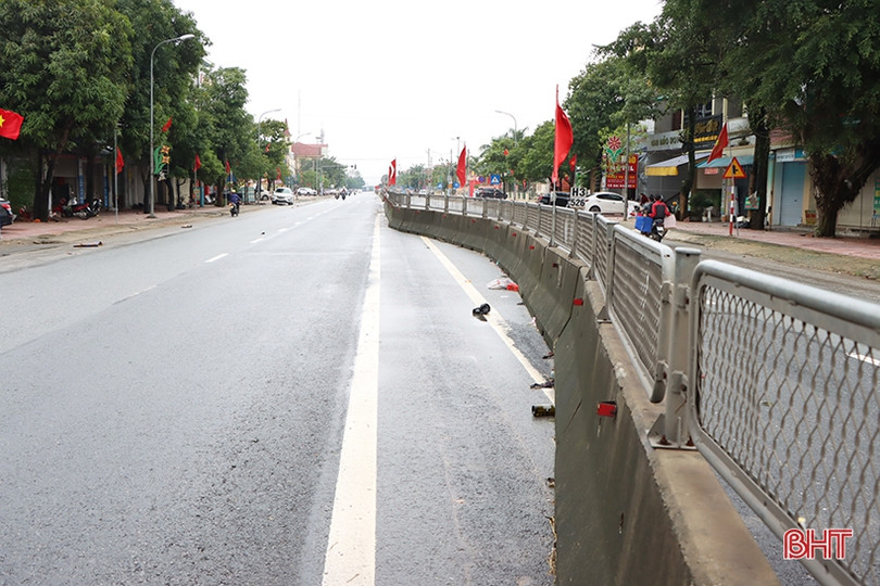 Nhiều đoạn Quốc lộ 1 hư hỏng nặng do mưa lũ