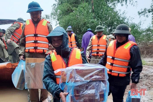 Tuổi trẻ Hà Tĩnh nhiều hoạt động hỗ trợ người dân vùng lũ