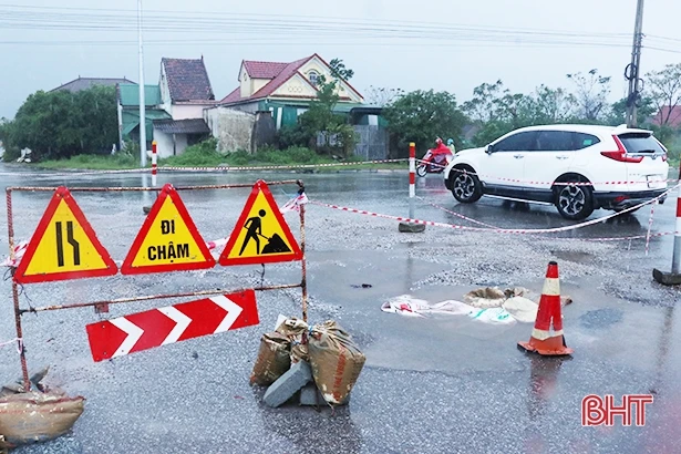 Quốc lộ 1A từ TX Hồng Lĩnh đến Thạch Hà chi chít ổ gà