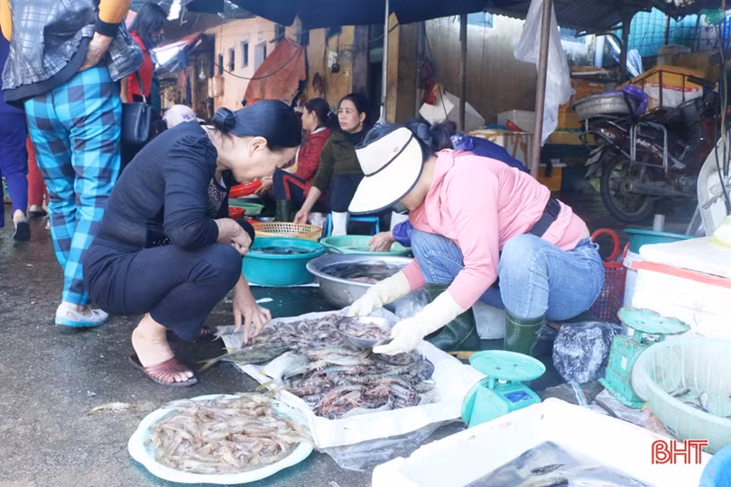 Giá cả thực phẩm tại chợ dân sinh ở TP Hà Tĩnh ổn định sau lũ