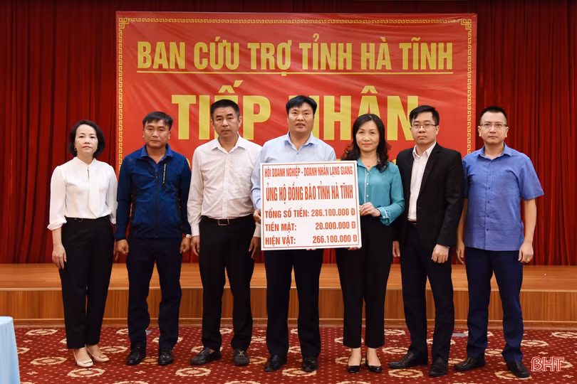 Hơn 320 tổ chức, cá nhân ủng hộ đồng bào vùng lũ Hà Tĩnh 24 tỷ đồng 