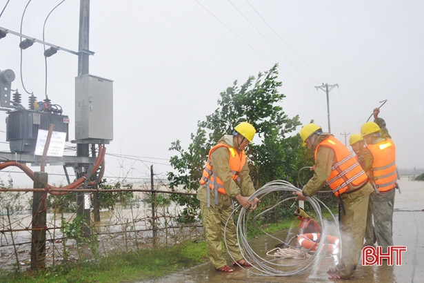 Ngành điện Hà Tĩnh khuyến cáo biện pháp an toàn trong mưa lũ