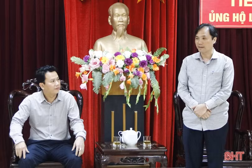 Tỉnh Hà Giang cùng nhiều tổ chức, đơn vị ủng hộ đồng bào vùng lũ Hà Tĩnh