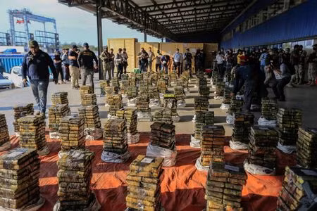 2,3 tấn cocaine vùi trong container than ở Paraguay