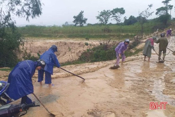 Tuổi trẻ Hà Tĩnh nhiều hoạt động hỗ trợ người dân vùng lũ