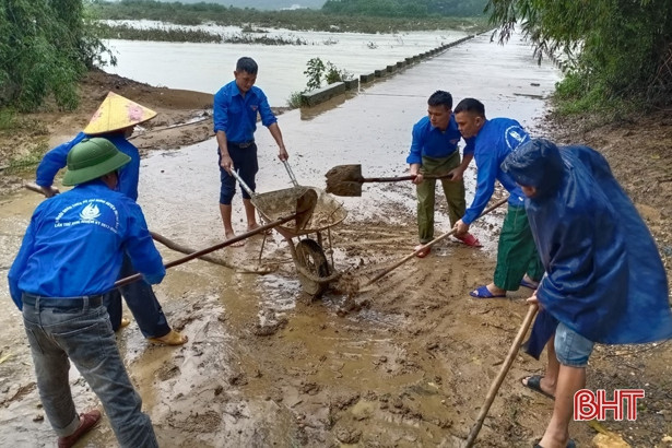 Tuổi trẻ Hà Tĩnh nhiều hoạt động hỗ trợ người dân vùng lũ