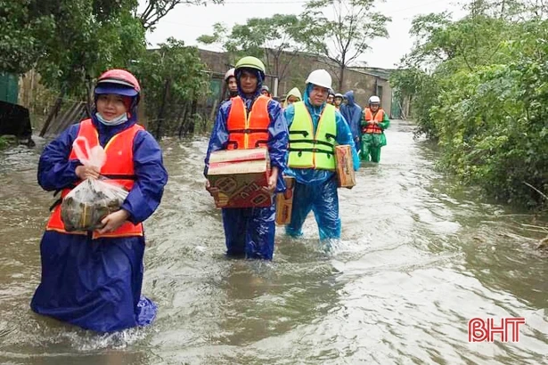 Nhiều tình cảm hỗ trợ đến với người dân vùng lũ