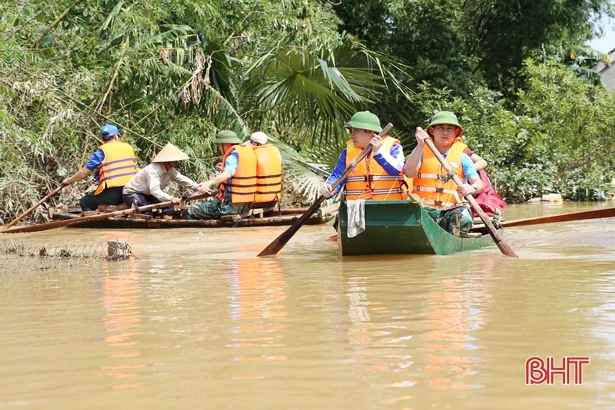Nhiều tình cảm hỗ trợ đến với người dân vùng lũ