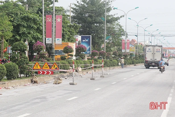 Quốc lộ 1A từ TX Hồng Lĩnh đến Thạch Hà chi chít ổ gà