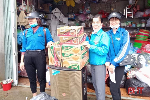 Tuổi trẻ Hà Tĩnh nhiều hoạt động hỗ trợ người dân vùng lũ