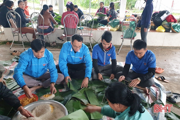 Tuổi trẻ Hà Tĩnh nhiều hoạt động hỗ trợ người dân vùng lũ