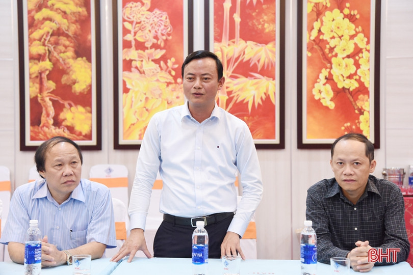 Bộ Giao thông vận tải ủng hộ đồng bào vùng lũ Hà Tĩnh 200 triệu đồng