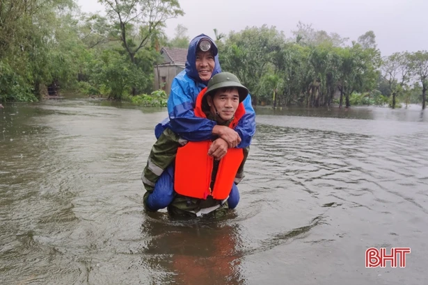 Nhiều tình cảm hỗ trợ đến với người dân vùng lũ