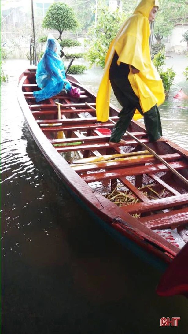 Thành phố Hà Tĩnh tiếp tục sơ tán dân, nâng cấp cảnh báo rủi ro