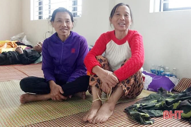 Người dân vùng lũ Thạch Hà tiếp nhận nhiều sự sẻ chia