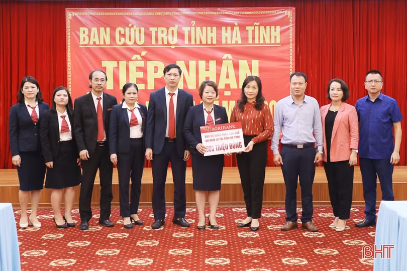 Hơn 11 tỷ đồng ủng hộ người dân vùng lũ ở Hà Tĩnh