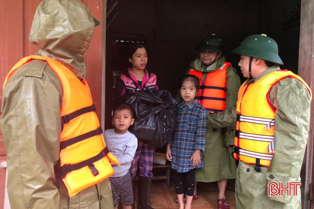 Tuổi trẻ Hà Tĩnh nhiều hoạt động hỗ trợ người dân vùng lũ