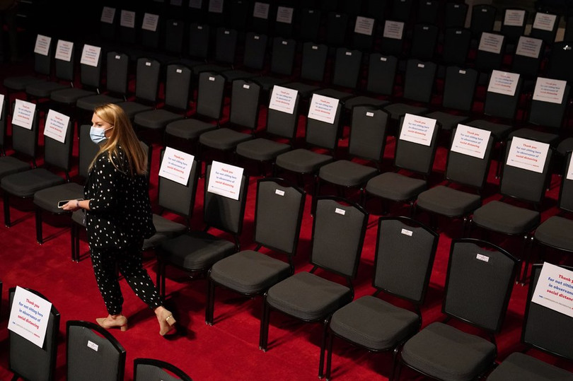 Không khí nơi diễn ra cuộc tranh luận trực tiếp cuối cùng giữa Tổng thống Trump và ứng viên Biden