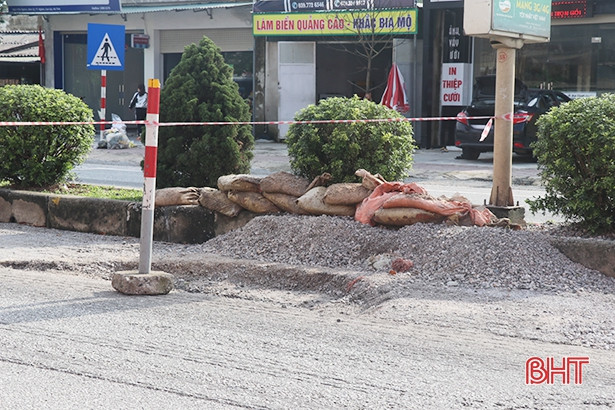 Quốc lộ 1A từ TX Hồng Lĩnh đến Thạch Hà chi chít ổ gà