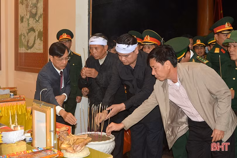 Lãnh đạo tỉnh Hà Tĩnh dâng hương tưởng nhớ các liệt sỹ hy sinh ở Rào Trăng 3