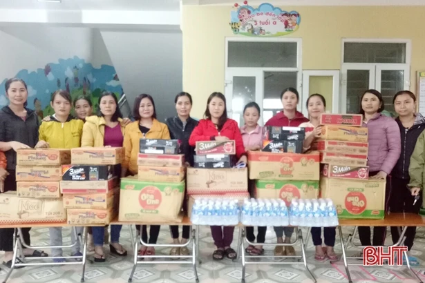 Thêm nhiều phần quà ý nghĩa hướng về người dân vùng lũ Hà Tĩnh