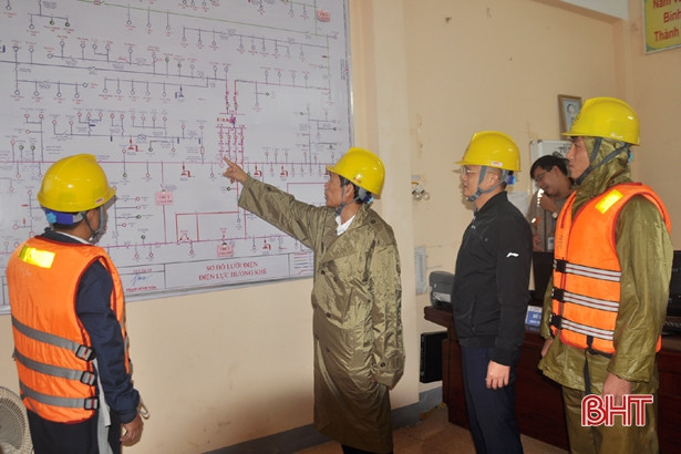 Ngành điện Hà Tĩnh khuyến cáo biện pháp an toàn trong mưa lũ