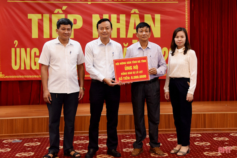 Hơn 320 tổ chức, cá nhân ủng hộ đồng bào vùng lũ Hà Tĩnh 24 tỷ đồng