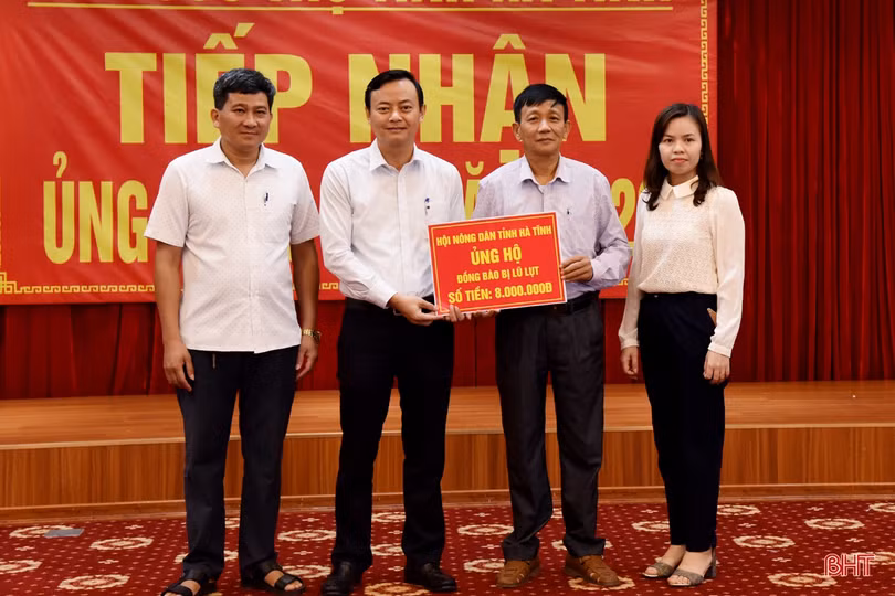Hơn 320 tổ chức, cá nhân ủng hộ đồng bào vùng lũ Hà Tĩnh 24 tỷ đồng 