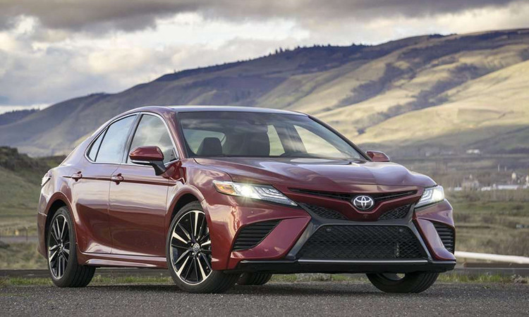 Toyota Camry 2020 giá từ 24.400 USD. Ảnh: USnews&worldreport Những mẫu ô tô đáng tiền cho năm 2020