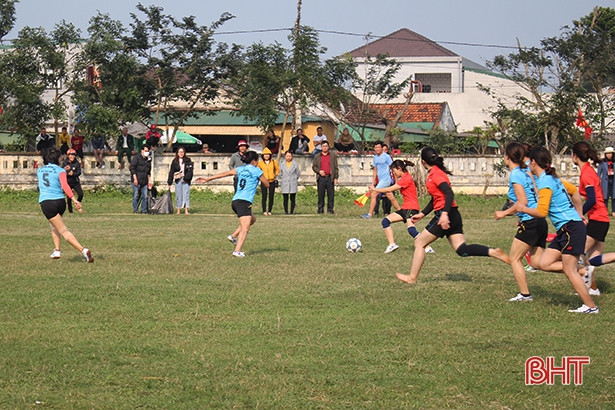 Lộc Hà khai mạc giải bóng đá nữ mừng Đảng, mừng Xuân