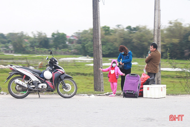 Người Hà Tĩnh co ro trong tiết trời rét đậm đầu năm