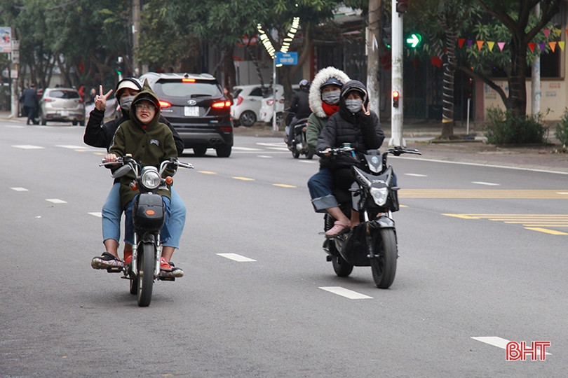 Người Hà Tĩnh co ro trong tiết trời rét đậm đầu năm