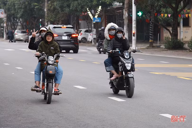 Người Hà Tĩnh co ro trong tiết trời rét đậm đầu năm