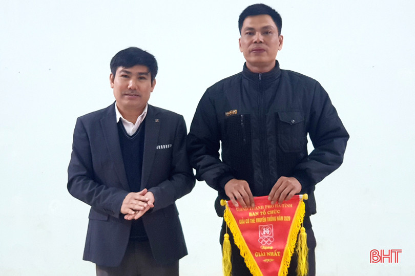 Kỳ thủ Lê Văn Đồng vô địch Giải cờ thẻ TP Hà Tĩnh