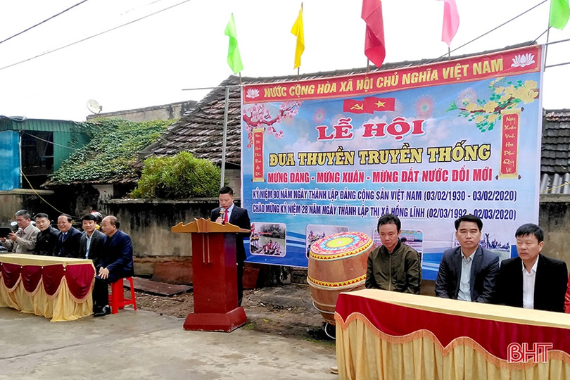 Tưng bừng Lễ hội đua thuyền truyền thống trên dòng sông Minh